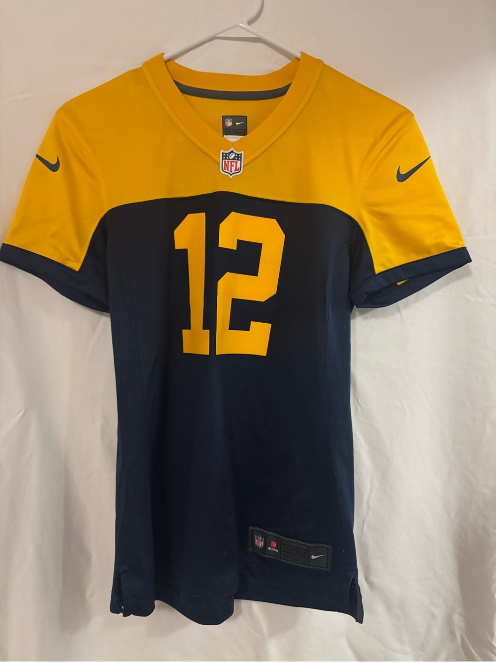 Aaron Rodgers Green Bay Packer throwback jersey